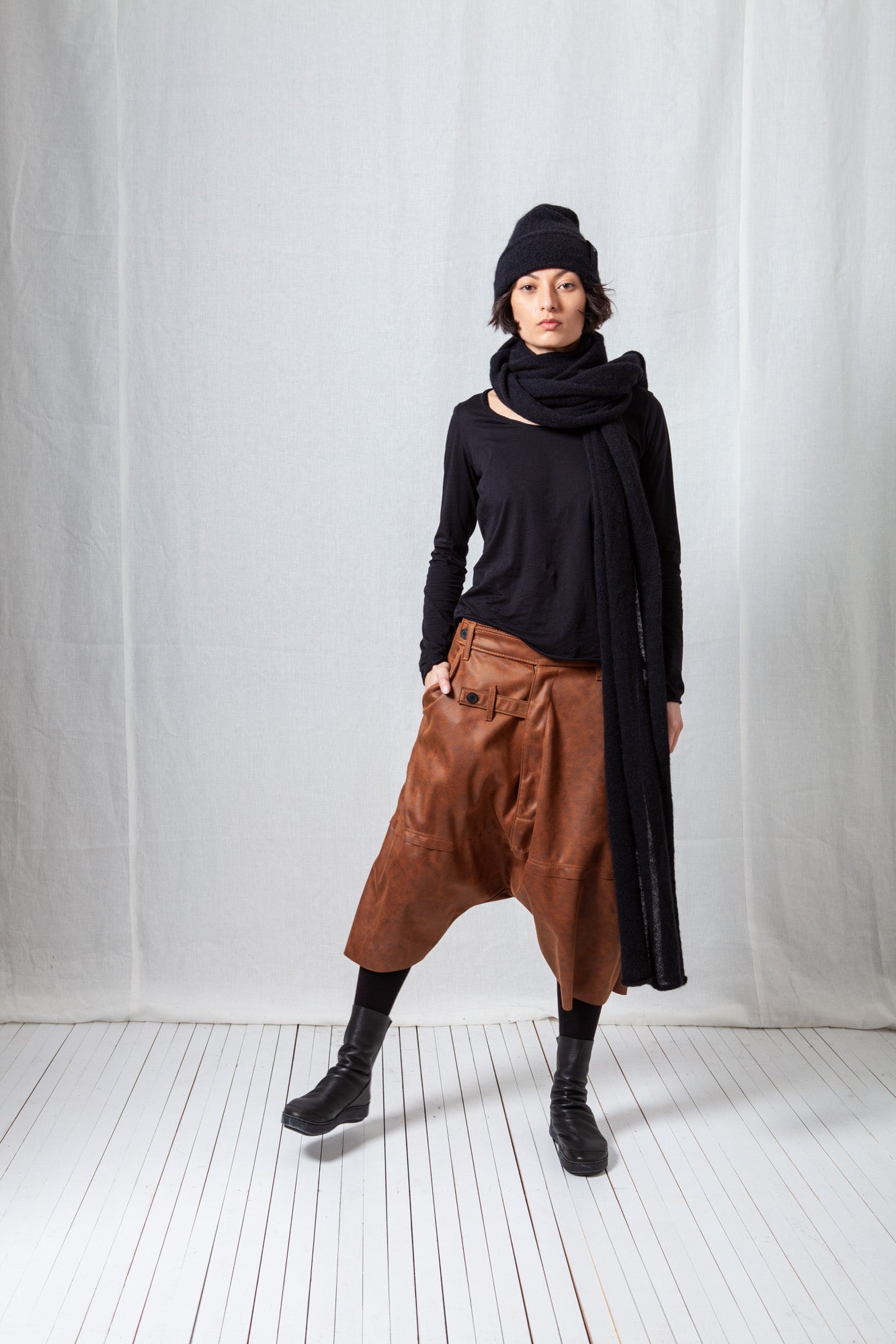 Cropped Trousers_Vegan Leather