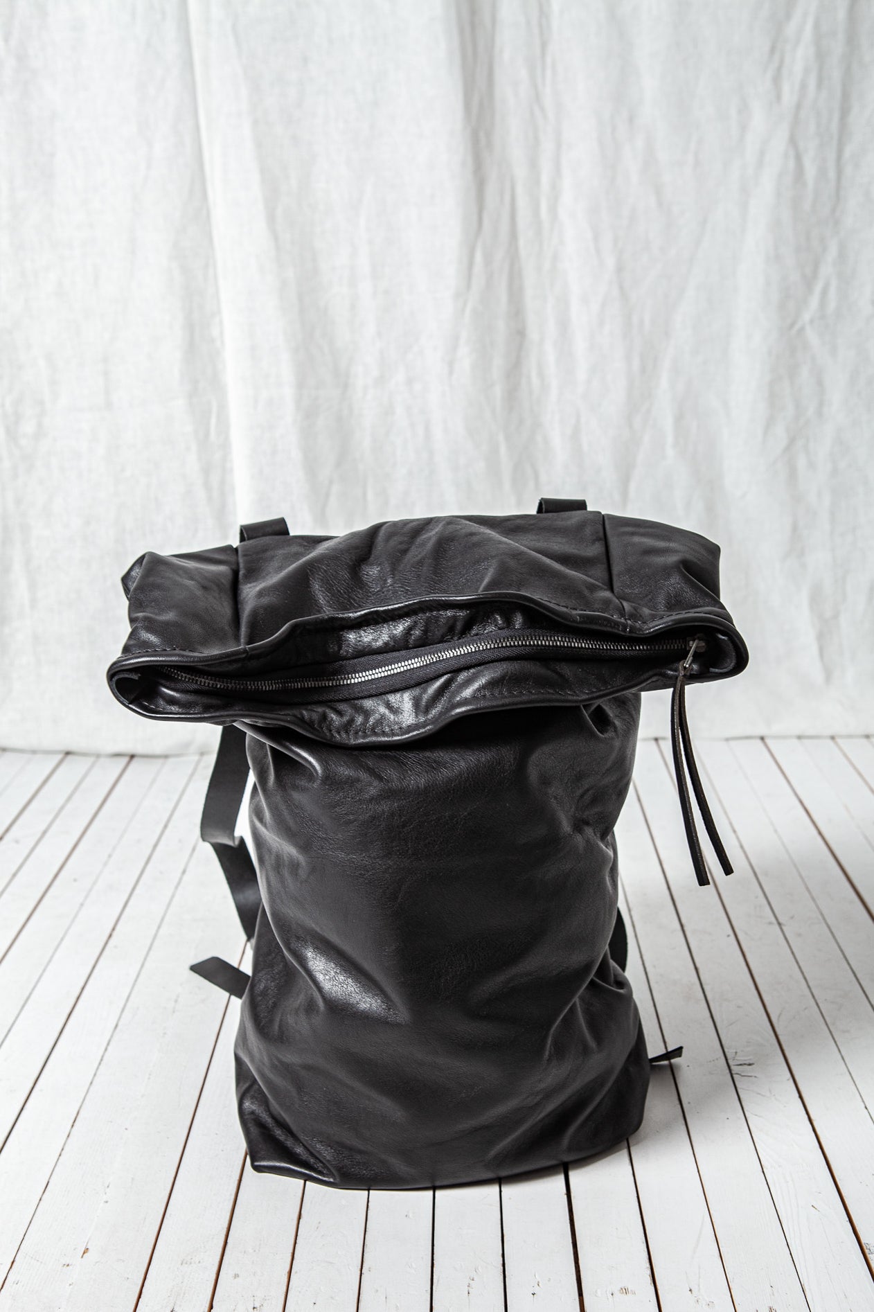 Pouch Backpack Zipped_Leather